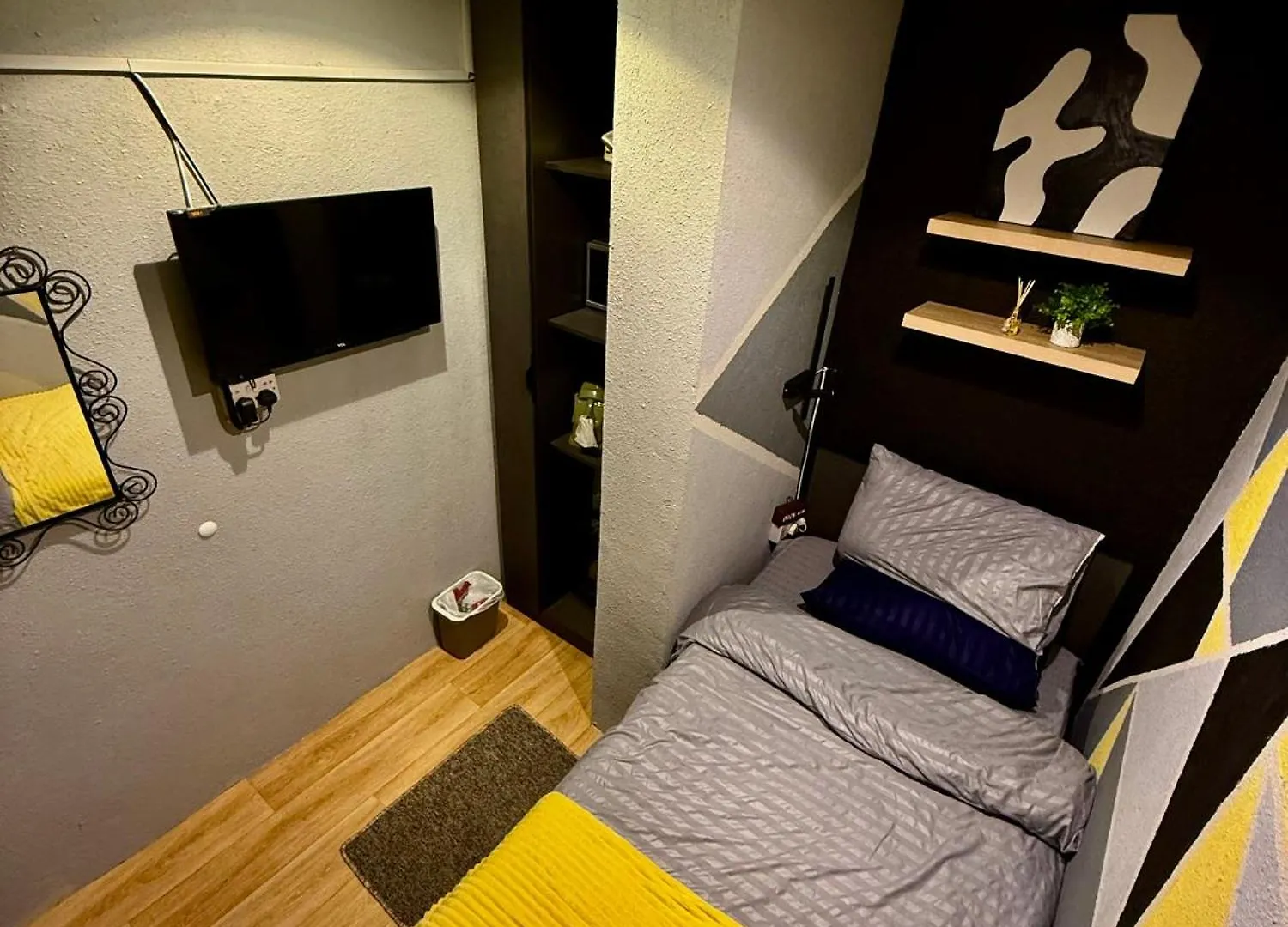 Solo Traveler - Self Check In Hotel Djedda Capsulehotel